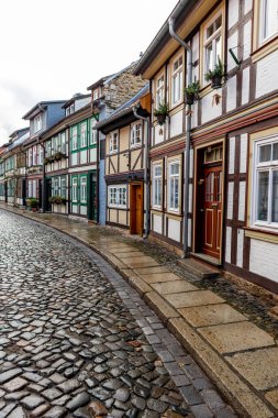 Harz Dağları 'nın kapılarındaki güzel Wernigerode kasabasını keşfetmek - Saksonya-Anhalt - Almanya