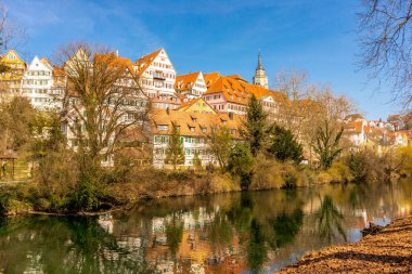 Baden-Wrttemberg, Almanya 'nın Neckar kentindeki Tbingen Üniversitesi' nde bahar keşfi turu