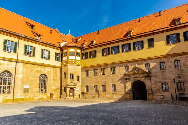 ネッカーのトビンゲン大学の町を巡る春の発見ツアー Baden Wrttemberg ドイツ — ストック写真