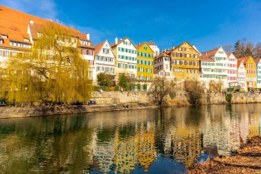 Baden-Wrttemberg, Almanya 'nın Neckar kentindeki Tbingen Üniversitesi' nde bahar keşfi turu