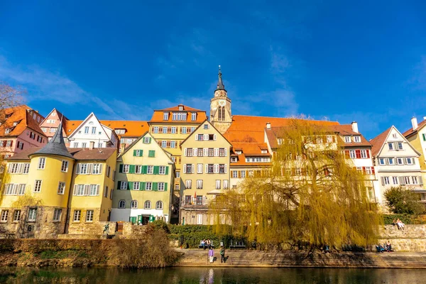 Baden-Wrttemberg, Almanya 'nın Neckar kentindeki Tbingen Üniversitesi' nde bahar keşfi turu