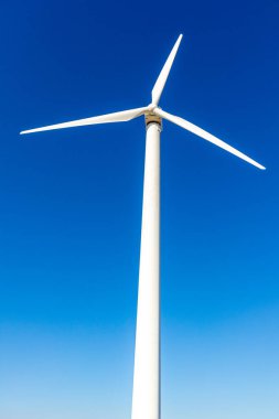 Werra Vadisi - Thüringen - Almanya 'da bir rüzgar türbininde yenilenebilir enerji