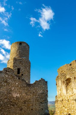 Brandenburg Kalesi 'nin etrafında bahar yürüyüşü güzel Werra Vadisi Lauchroeden - Thüringen
