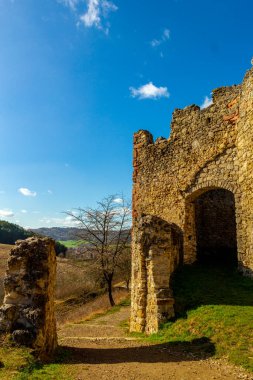 Brandenburg Kalesi 'nin etrafında bahar yürüyüşü güzel Werra Vadisi Lauchroeden - Thüringen