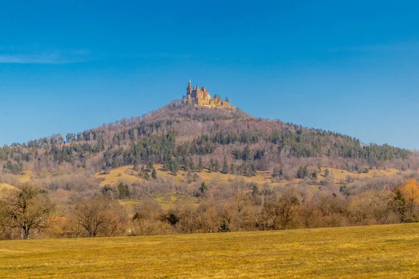 Tour Alla Scoperta Della Primavera Nel Magnifico Castello Hohenzollern Baden — Foto Stock