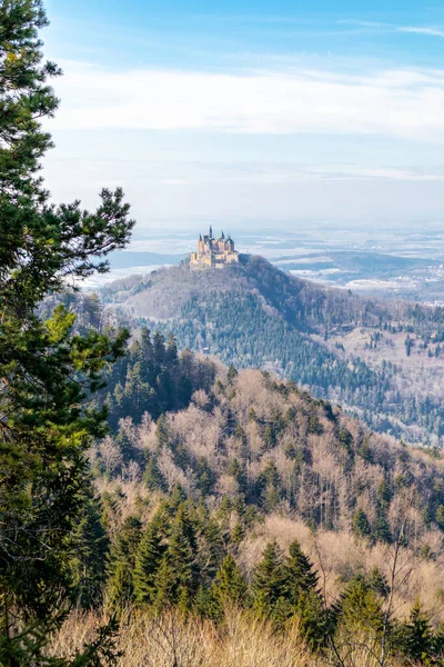 Tour Alla Scoperta Della Primavera Nel Magnifico Castello Hohenzollern Baden — Foto Stock