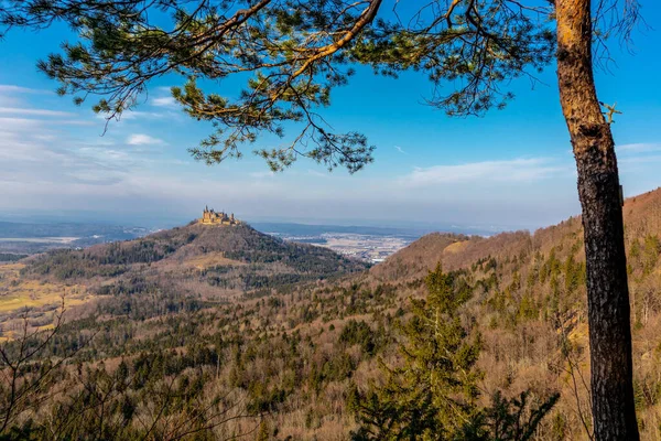 Tour Alla Scoperta Della Primavera Nel Magnifico Castello Hohenzollern Baden — Foto Stock