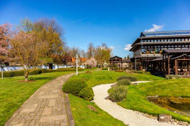 Uzak Doğu 'ya yapılan keşif yolculuğu Kötü Langensalza' nın Japon Bahçesi - Thüringen - Almanya