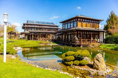 Uzak Doğu 'ya yapılan keşif yolculuğu Kötü Langensalza' nın Japon Bahçesi - Thüringen - Almanya