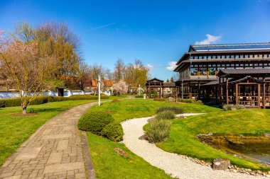 Uzak Doğu 'ya yapılan keşif yolculuğu Kötü Langensalza' nın Japon Bahçesi - Thüringen - Almanya