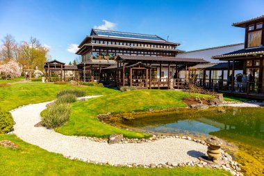 Uzak Doğu 'ya yapılan keşif yolculuğu Kötü Langensalza' nın Japon Bahçesi - Thüringen - Almanya