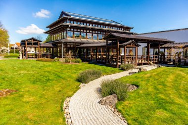 Uzak Doğu 'ya yapılan keşif yolculuğu Kötü Langensalza' nın Japon Bahçesi - Thüringen - Almanya