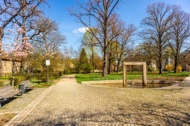 Uzak Doğu 'ya yapılan keşif yolculuğu Kötü Langensalza' nın Japon Bahçesi - Thüringen - Almanya