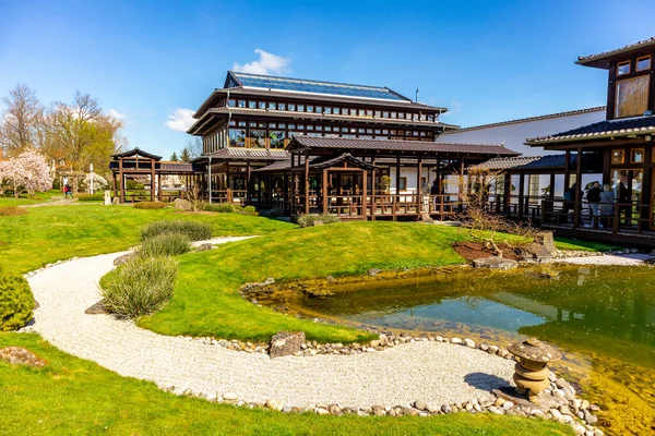 Uzak Doğu 'ya yapılan keşif yolculuğu Kötü Langensalza' nın Japon Bahçesi - Thüringen - Almanya