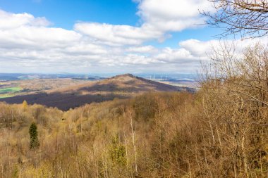 Thüringen 'in güneyindeki Rmhild yakınlarındaki Gleichberge' e yürüyüş - Almanya