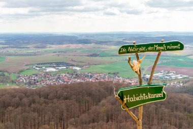 Thüringen 'in güneyindeki Rmhild yakınlarındaki Gleichberge' e yürüyüş - Almanya