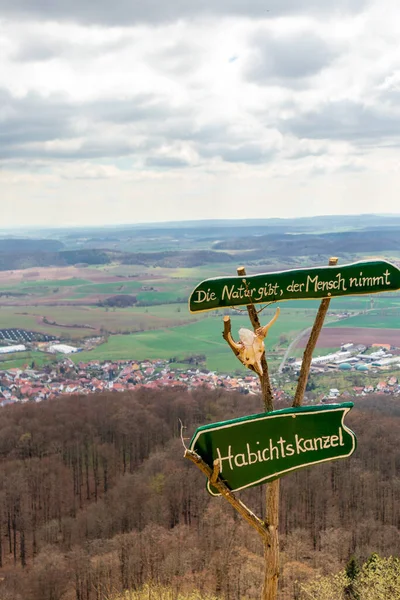 Thüringen 'in güneyindeki Rmhild yakınlarındaki Gleichberge' e yürüyüş - Almanya