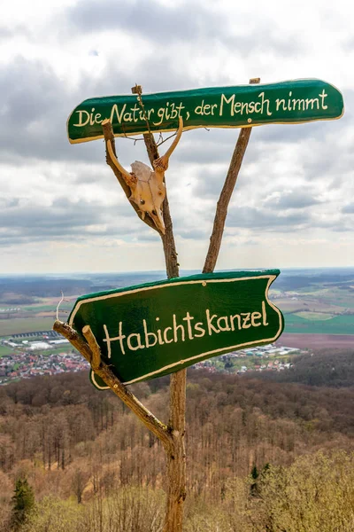 Thüringen 'in güneyindeki Rmhild yakınlarındaki Gleichberge' e yürüyüş - Almanya