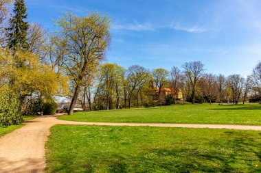 Gotha, Thüringen ve Almanya 'da park manzarasında sıcak bir gün.