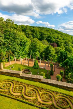 Bad Liebenstein - Thuringia - Almanya yakınlarındaki Altenstein 'daki güzel parkta yaz yürüyüşü.