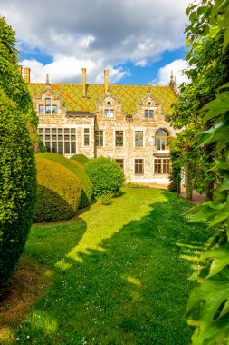 Bad Liebenstein - Thuringia - Almanya yakınlarındaki Altenstein 'daki güzel parkta yaz yürüyüşü.
