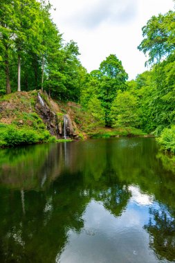 Bad Liebenstein - Thuringia - Almanya yakınlarındaki Altenstein 'daki güzel parkta yaz yürüyüşü.