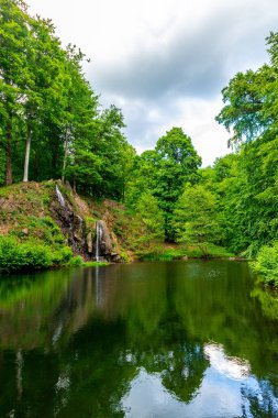 Bad Liebenstein - Thuringia - Almanya yakınlarındaki Altenstein 'daki güzel parkta yaz yürüyüşü.