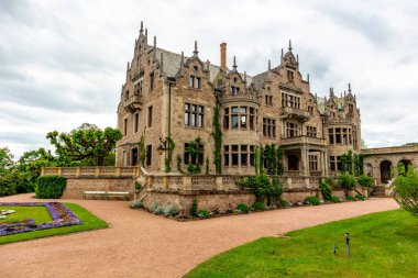 Bad Liebenstein - Thuringia - Almanya yakınlarındaki Altenstein 'daki güzel parkta yaz yürüyüşü.