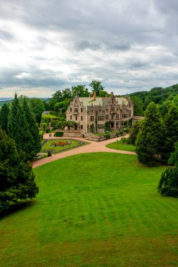 Bad Liebenstein - Thuringia - Almanya yakınlarındaki Altenstein 'daki güzel parkta yaz yürüyüşü.