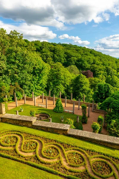 Bad Liebenstein - Thuringia - Almanya yakınlarındaki Altenstein 'daki güzel parkta yaz yürüyüşü.