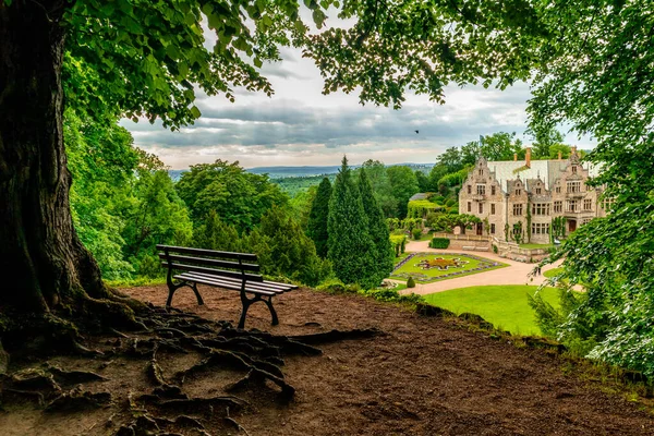 Bad Liebenstein - Thuringia - Almanya yakınlarındaki Altenstein 'daki güzel parkta yaz yürüyüşü.