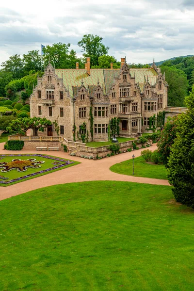 Bad Liebenstein - Thuringia - Almanya yakınlarındaki Altenstein 'daki güzel parkta yaz yürüyüşü.