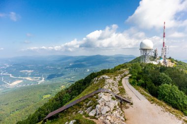 Vojak 'taki Ucka Dağı' nın zirvesine - Primorje-Gorski - Hırvatistan