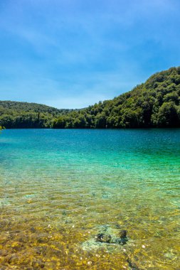 Güzel Plitvice Gölleri Ulusal Parkı 'nda keşif turu - Hırvatistan
