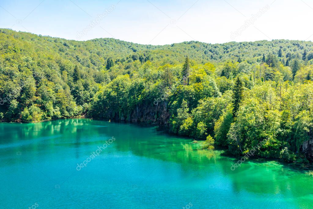 Discovery tour through the beautiful Plitvice Lakes National Park - Croatia