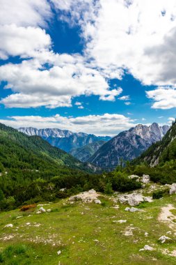 Julian Alplerinin güzel dağ grubu Slovenya 'ya hoş geldiniz.