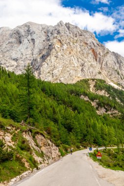 Julian Alplerinin güzel dağ grubu Slovenya 'ya hoş geldiniz.