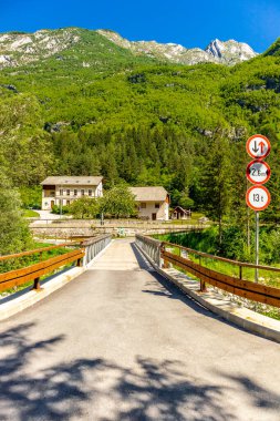 Julian Alpleri yakınlarındaki güzel Soa Vadisi 'ne hoş geldiniz Slovenya