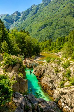 Julian Alpleri yakınlarındaki güzel Soa Vadisi 'ne hoş geldiniz Slovenya