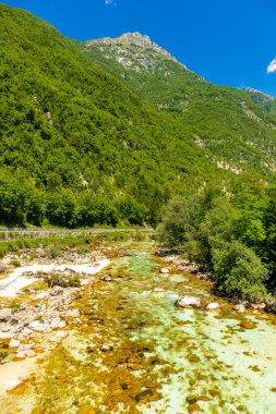 Julian Alpleri yakınlarındaki güzel Soa Vadisi 'ne hoş geldiniz Slovenya