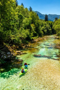 Julian Alpleri yakınlarındaki güzel Soa Vadisi 'ne hoş geldiniz Slovenya