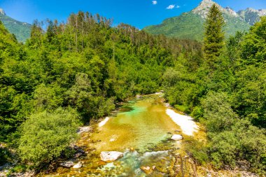 Julian Alpleri yakınlarındaki güzel Soa Vadisi 'ne hoş geldiniz Slovenya
