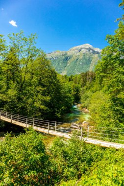 Julian Alpleri yakınlarındaki güzel Soa Vadisi 'ne hoş geldiniz Slovenya