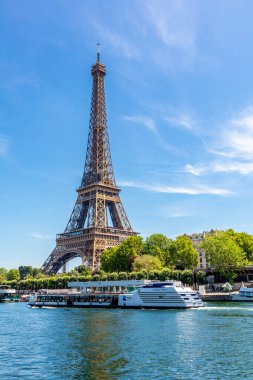 Exploring the beautiful capital of France - Paris - le-de-France - France