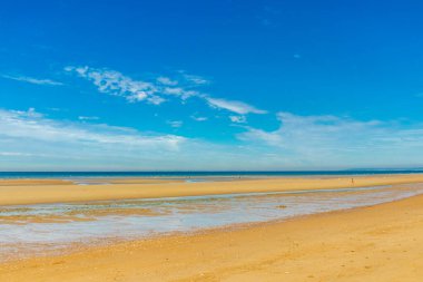 La Rivire ve Longues-sur-Mer - Normandiya - Fransa arasındaki Fransız sahilinde sahil yürüyüşü