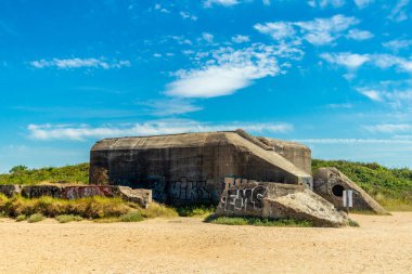 La Rivire ve Longues-sur-Mer - Normandiya - Fransa arasındaki Fransız sahilinde sahil yürüyüşü