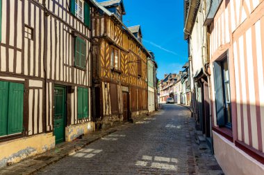 Le Havre yakınlarındaki Honfleur liman kasabasında küçük bir keşif gezisi - Normandiya - Fransa