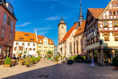 Schmalkalden 'in güzel, yarı keresteli kasabasında bir gün, her yönüyle, Thüringen.