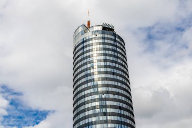 Jena, Thüringen, Almanya 'da Saale boyunca küçük bir yürüyüş.