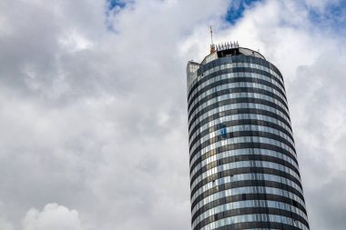Jena, Thüringen, Almanya 'da Saale boyunca küçük bir yürüyüş.
